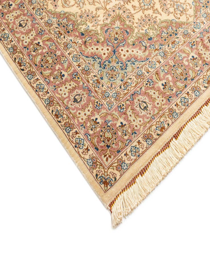 Detail image of 3' 3 x 4' 9 Ghom Silk Rug