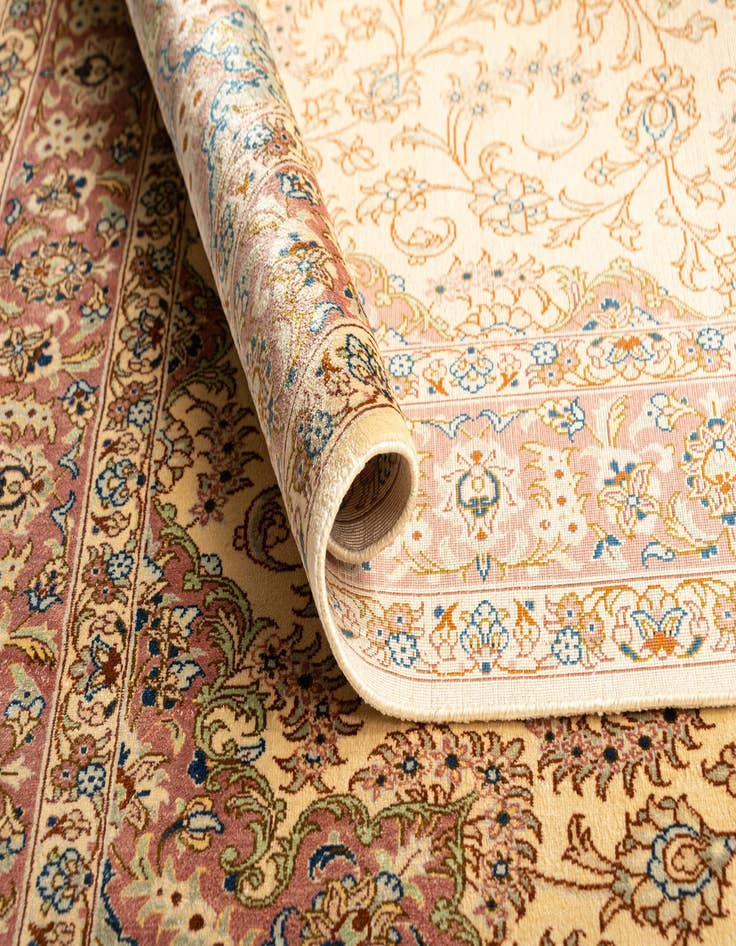 Detail image of 3' 3 x 4' 9 Ghom Silk Rug