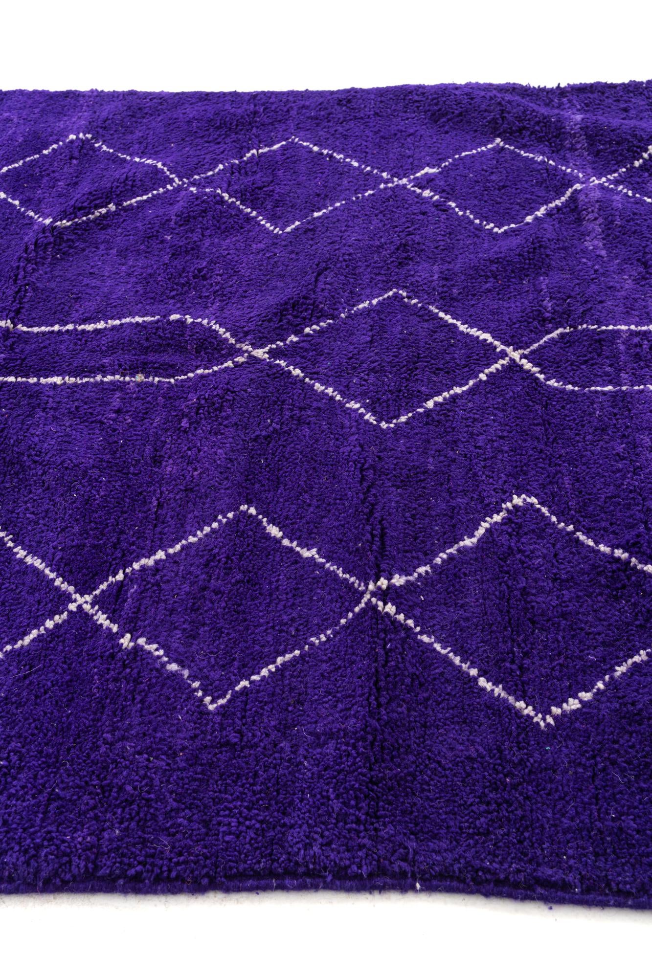 5' 9 x 8' 5 Hand Knotted Moroccan Wool Rug