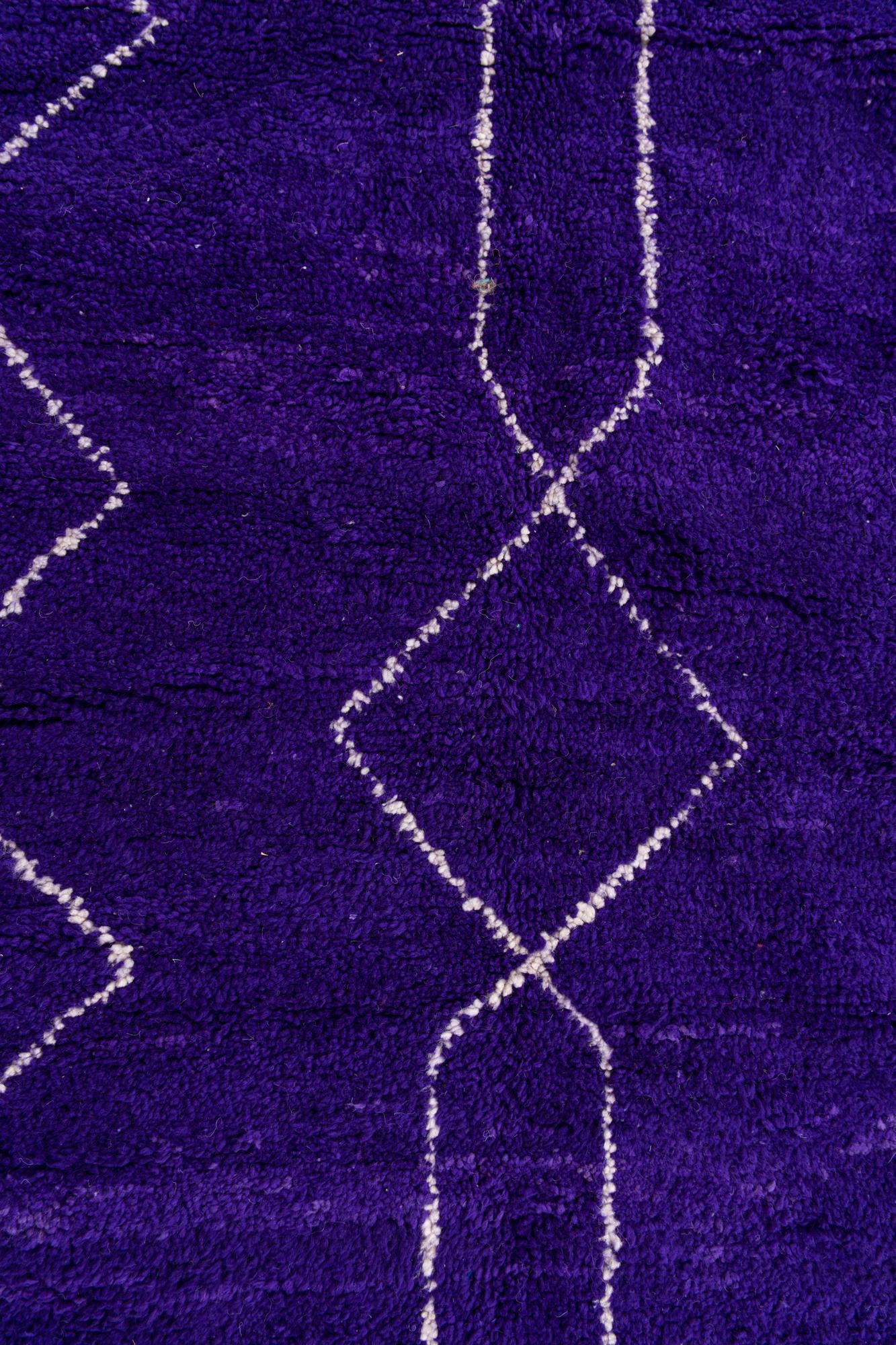 5' 9 x 8' 5 Hand Knotted Moroccan Wool Rug