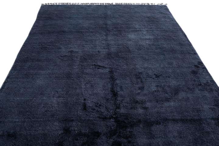 5' 6 x 8' Hand Knotted Moroccan Wool Rug