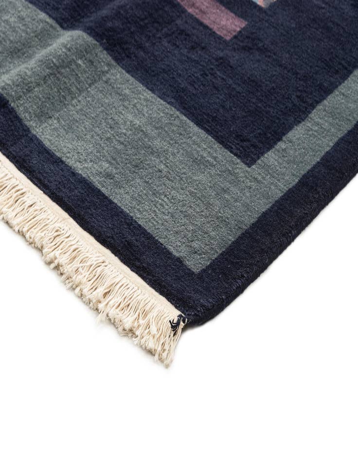 Detail image of 6' 6 x 7' 11 Scala Rug