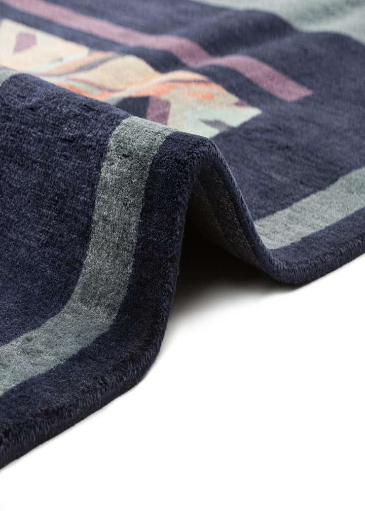 6' 6 x 7' 11 Scala Rug