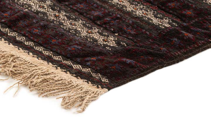 2' 8 x 4' 7 Sofreh Rug