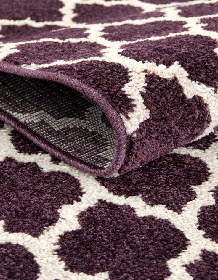 Detail image of 8' x 11' Trellis Rug