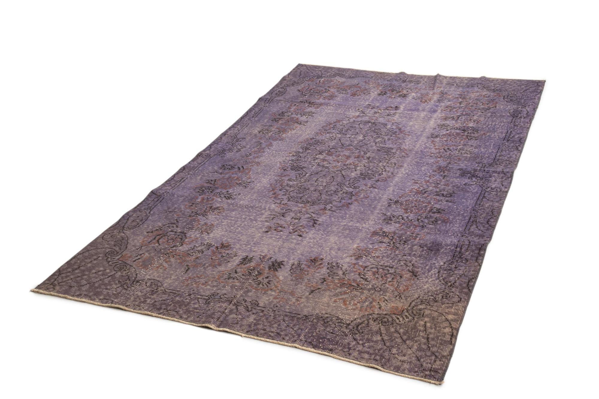 5' 3 x 8' 8 Vintage Royal Rug