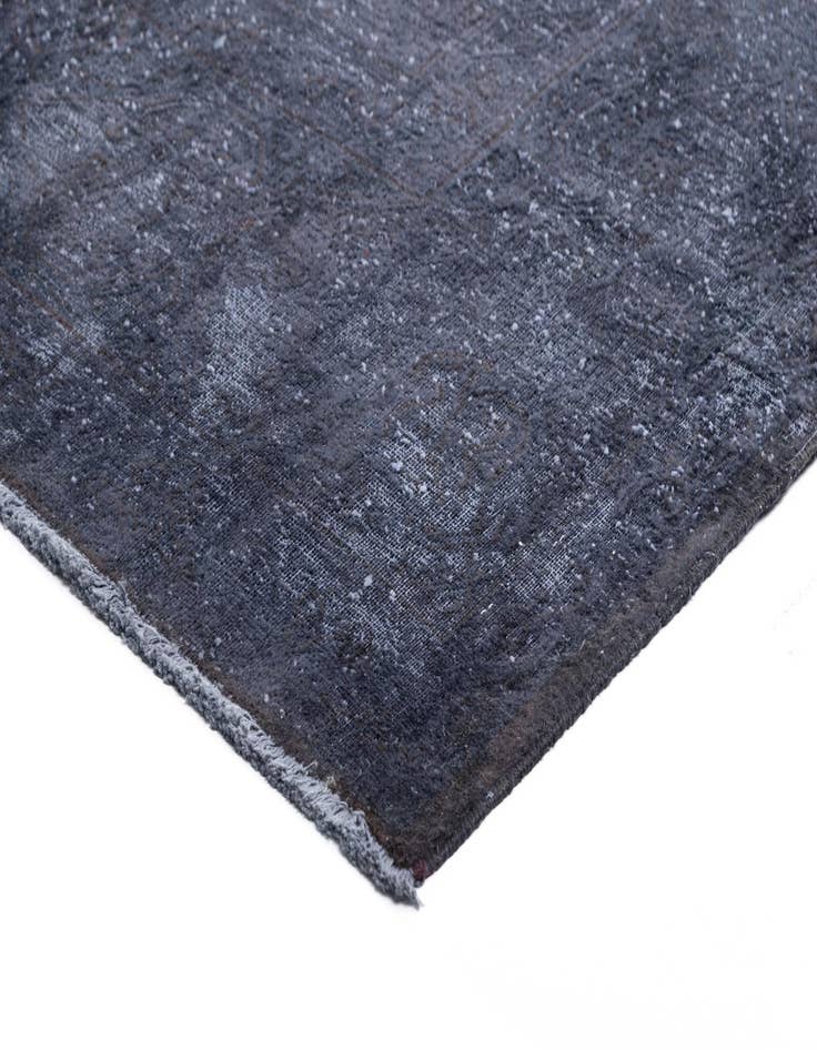 Detail image of 9' 10 x 12' 10 Vintage Royal Wool Rug