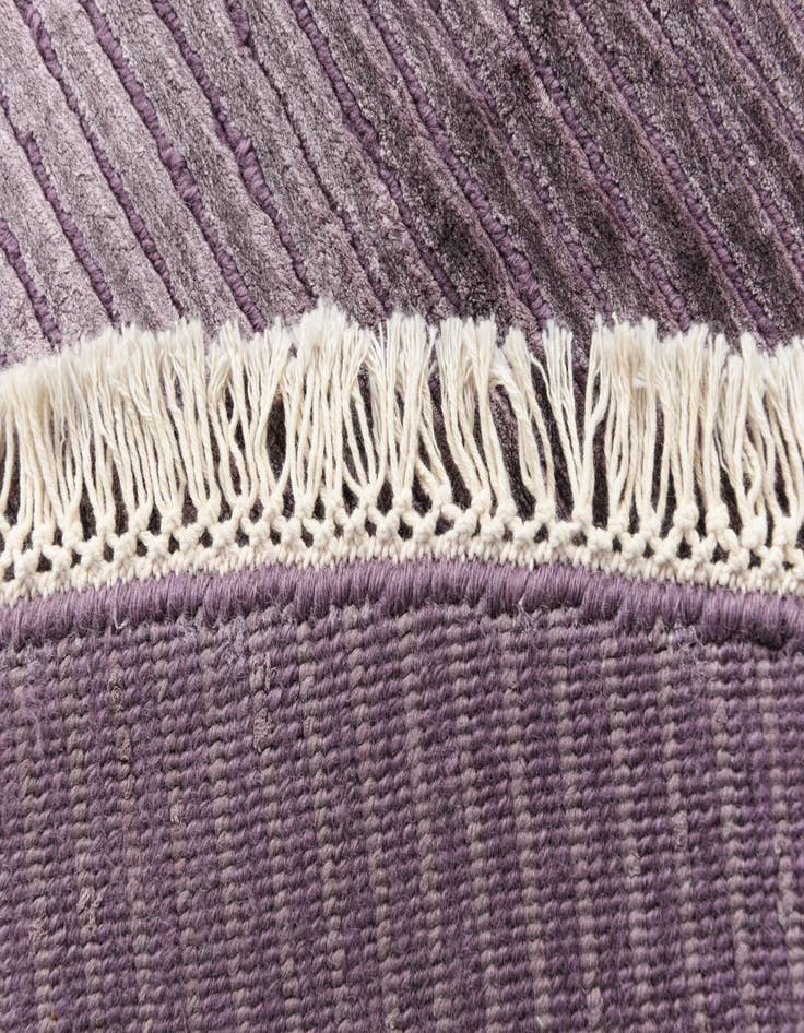 Detail image of 6' 6 x 6' 6  Hand Knotted Darya Wool Round Rug