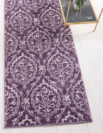2' 7 x 10' Damask Runner Rug