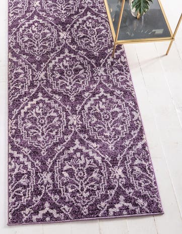 2' 7 x 10' Damask Runner Rug