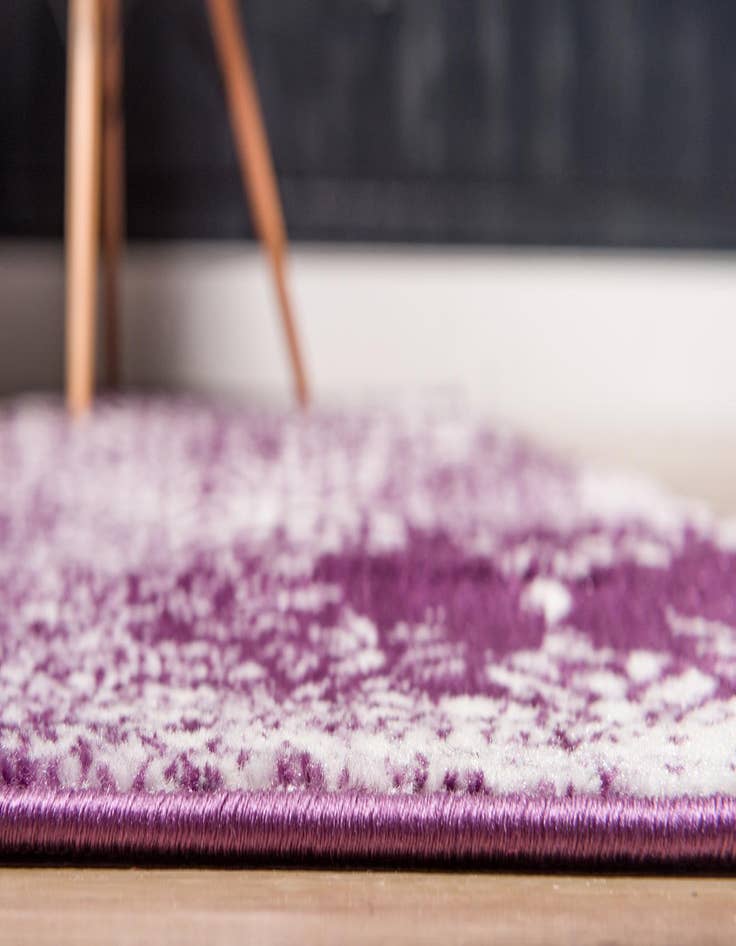 Detail image of 3' 3 x 16' 5 Monaco Runner Rug