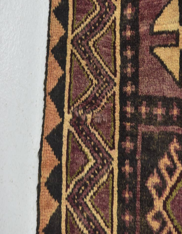 Detail image of 4' 4 x 9'  Hand Knotted Shiraz-Lori Persian Wool Runner Rug