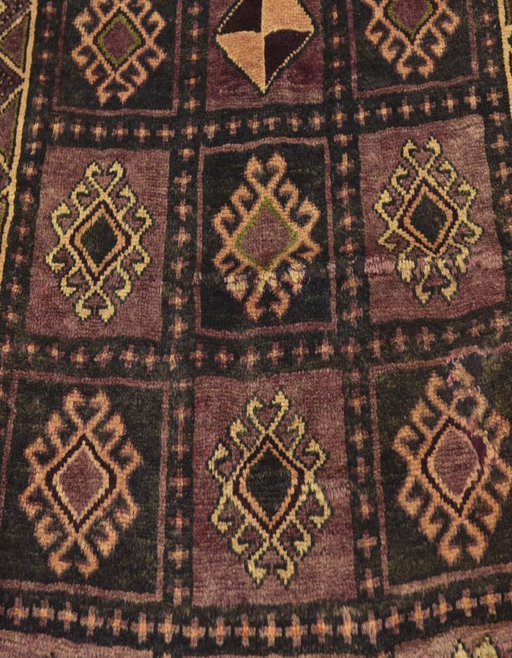 Detail image of 4' 4 x 9'  Hand Knotted Shiraz-Lori Persian Wool Runner Rug