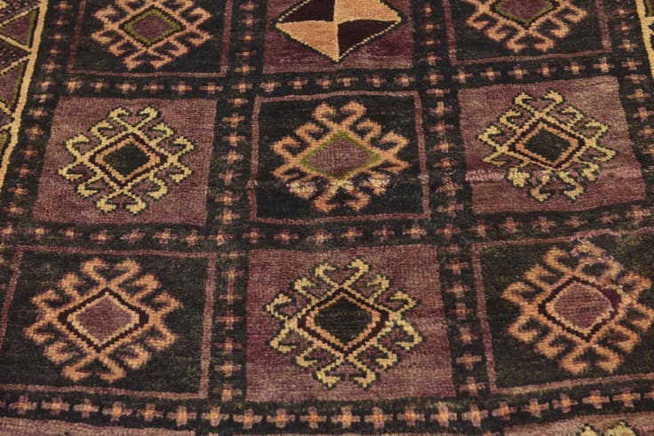 Detail image of 4' 4 x 9' Hand Knotted Shiraz-Lori Persian Wool Runner Rug