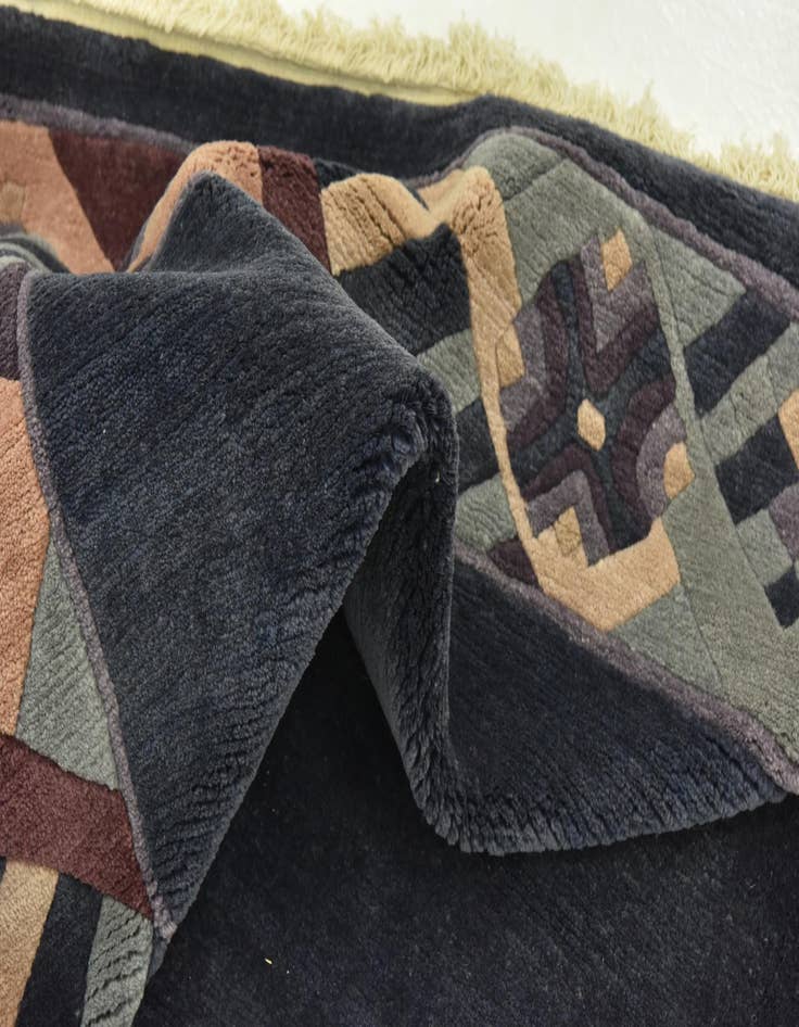 Detail image of 6' 9 x 8' Hand Knotted Nepal Wool Square Rug