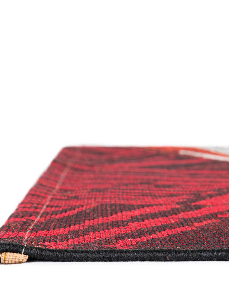 Detail image of 5' x 8'  Washable Modern Indoor / Outdoor Rug