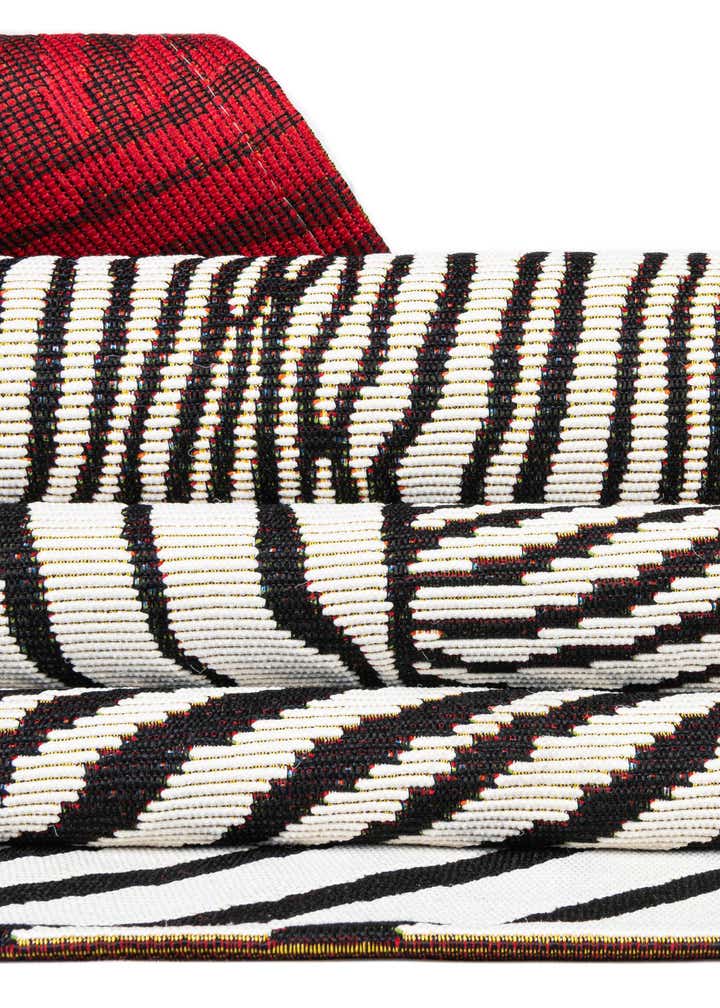 2' x 3' Easy-Clean Modern Indoor / Outdoor Rug