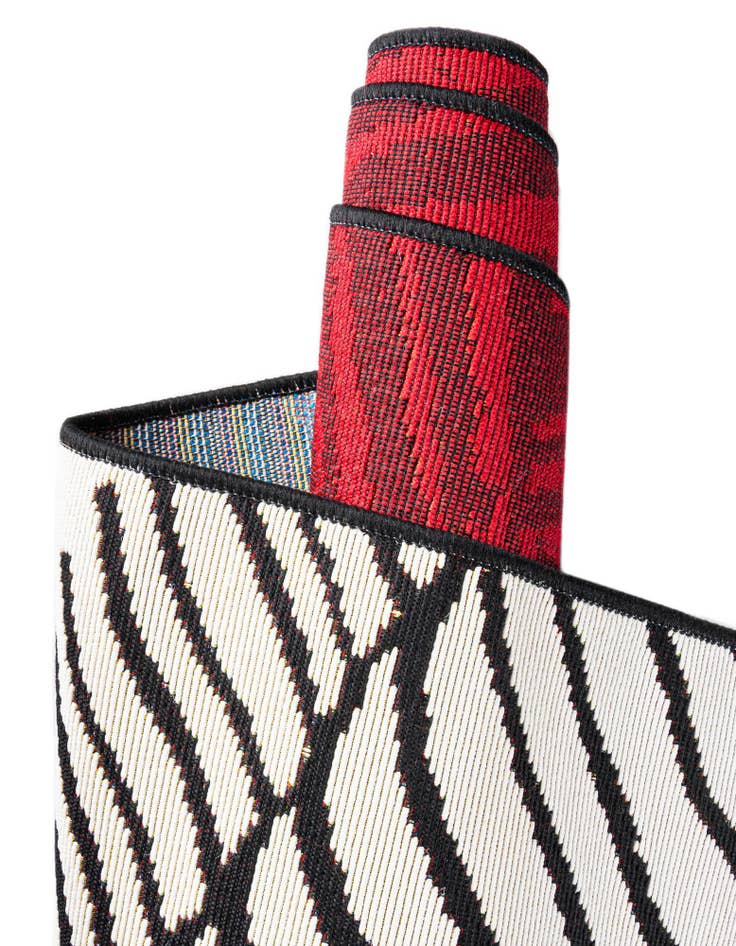 Detail image of 8' x 8'  Washable Modern Indoor / Outdoor Square Rug