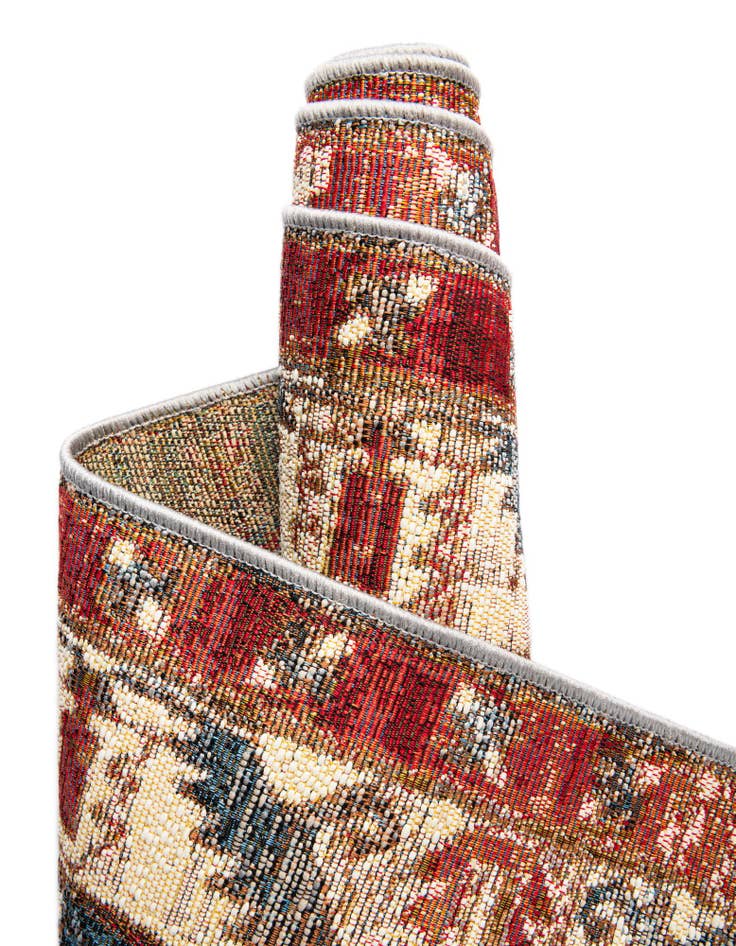 Detail image of 4' x 4'  Washable Traditional Indoor / Outdoor Round Rug