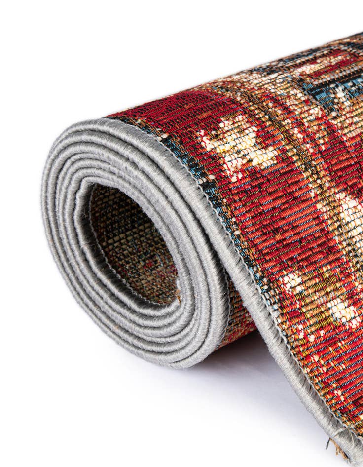 Detail image of 4' x 4'  Washable Traditional Indoor / Outdoor Round Rug