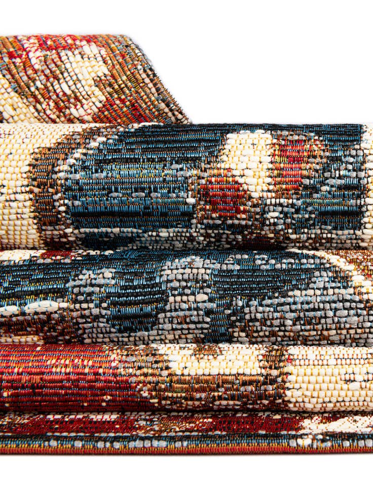 Detail image of 4' x 4'  Washable Traditional Indoor / Outdoor Round Rug