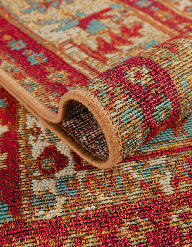Detail image of 2' 7 x 10' Easy-Clean Traditional Indoor / Outdoor Runner Rug