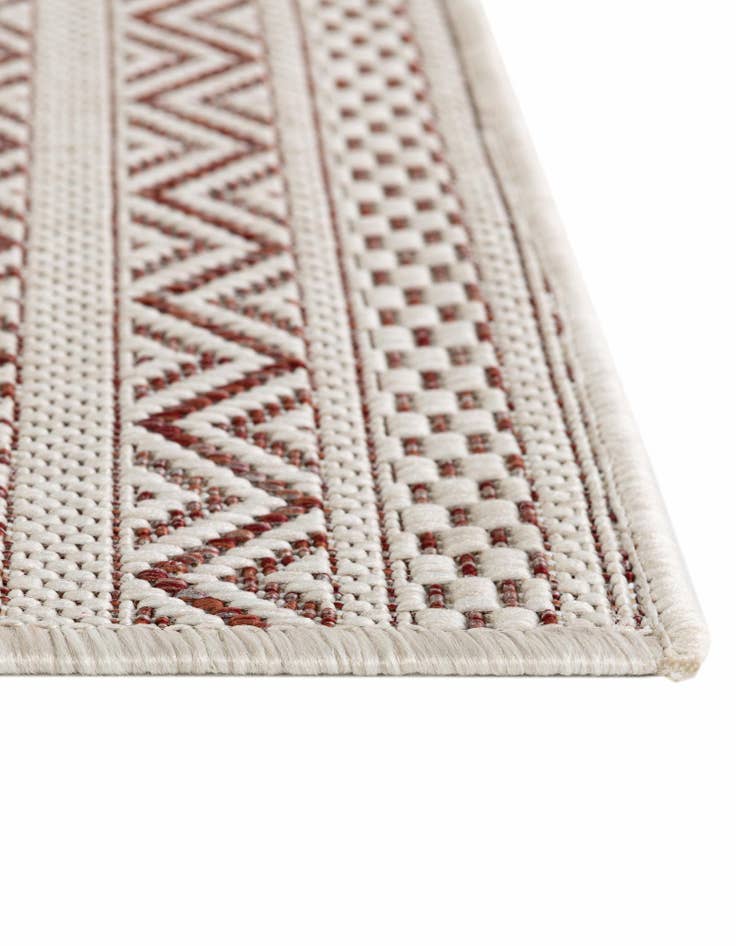 Detail image of 5' 3 x 5' 3 Washable Ribbon Indoor / Outdoor Octagon Rug