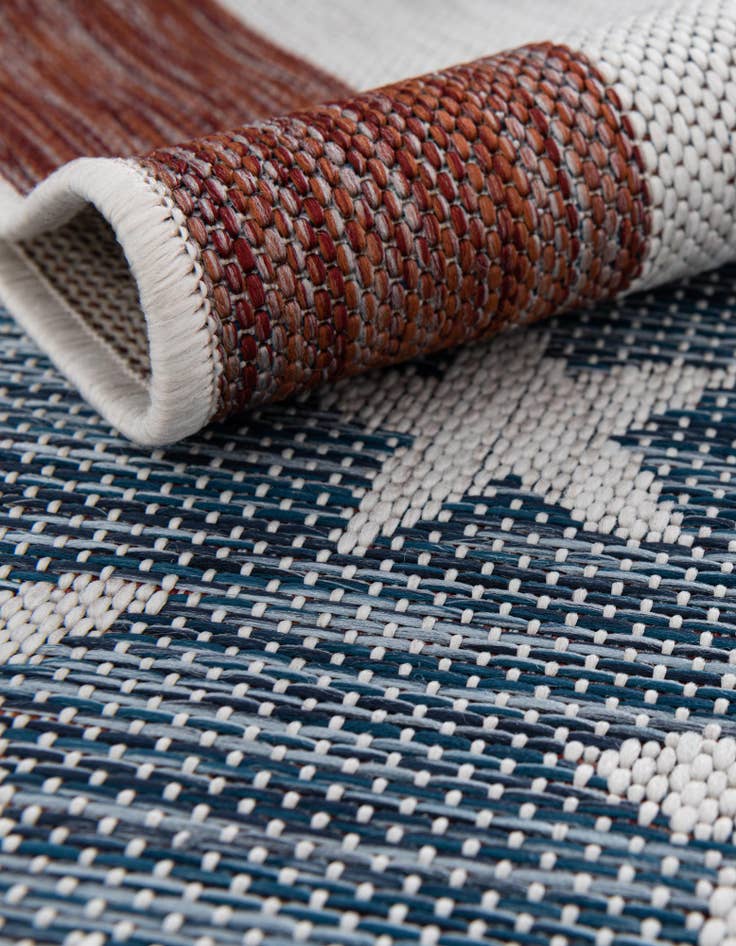 Detail image of 5' 3 x 8' Easy-Clean Jill Zarin Indoor / Outdoor Oval Rug