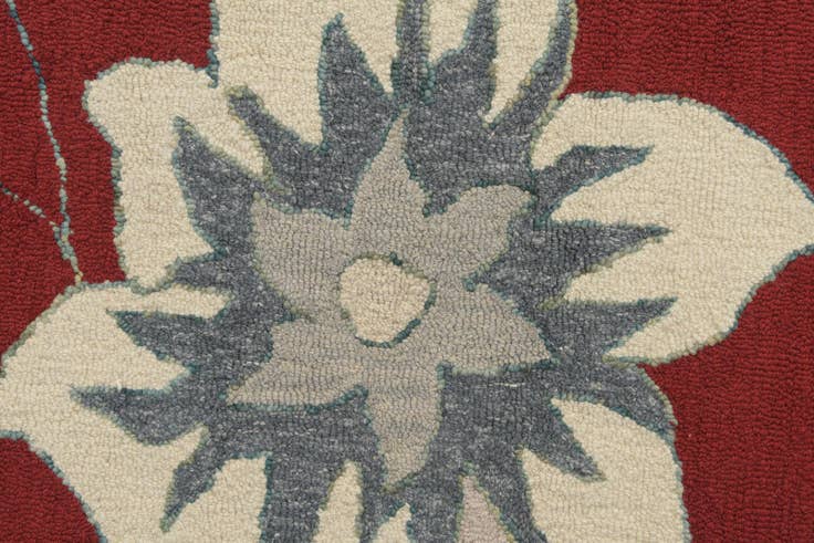 Detail image of 5' 1 x 8' Agra Wool Rug