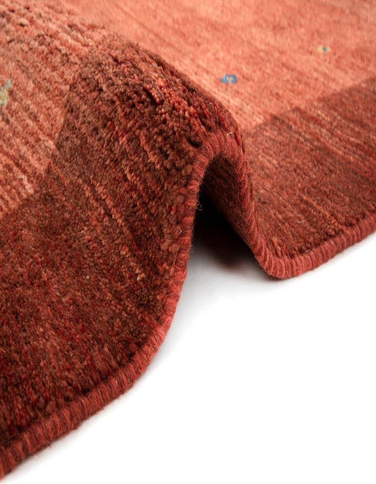 Detail image of 4' 1 x 5' 10 Amaleh Wool Rug