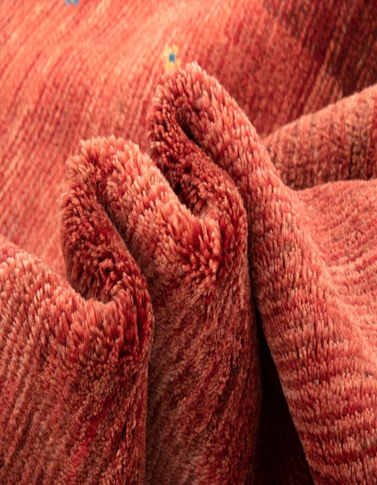 Detail image of 4' 1 x 5' 10 Amaleh Wool Rug