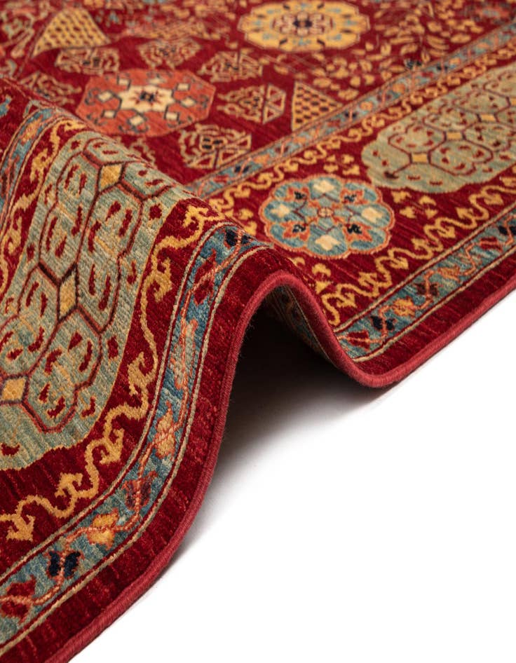 Detail image of 9' 9 x 15' 7 Amina Wool Rug