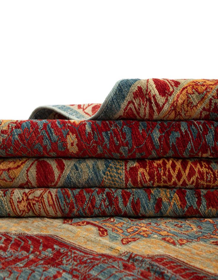 Detail image of 11' 9 x 15' 7 Amina Wool Rug