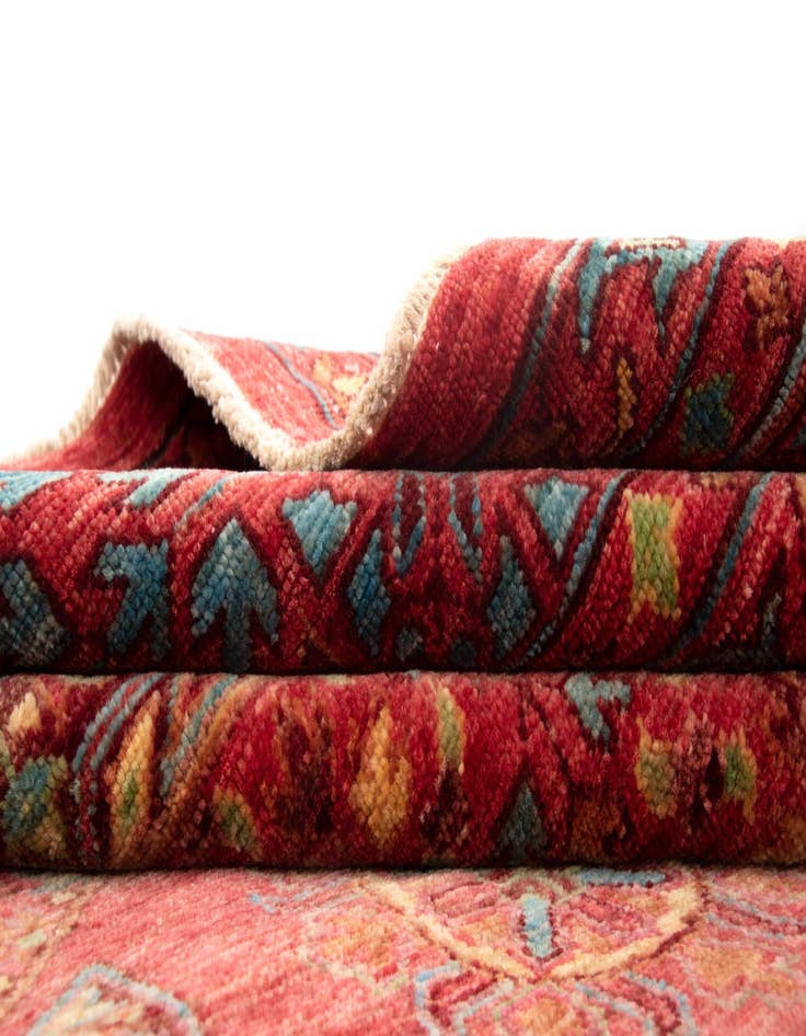 Detail image of 6' 7 x 9' 10 Amina Wool Rug