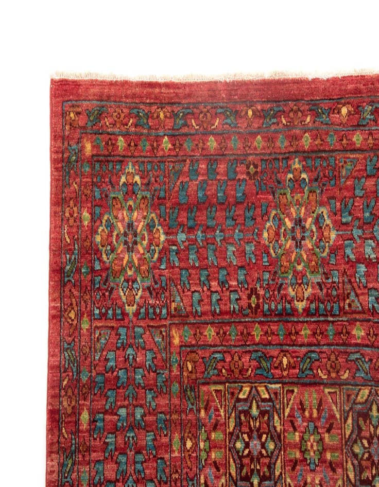 Detail image of 6' 7 x 9' 10 Amina Wool Rug