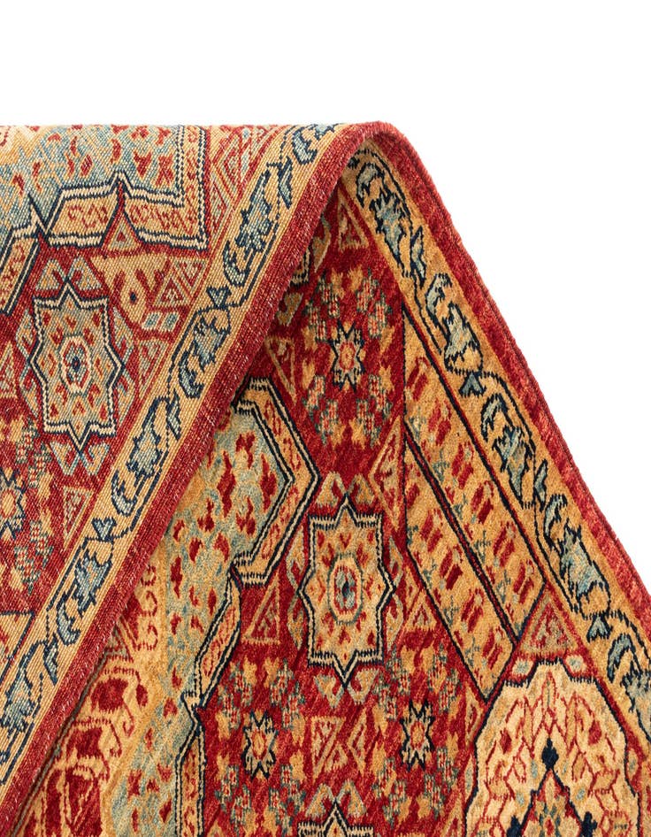 Detail image of 2' 9 x 4' 1 Amina Wool Rug