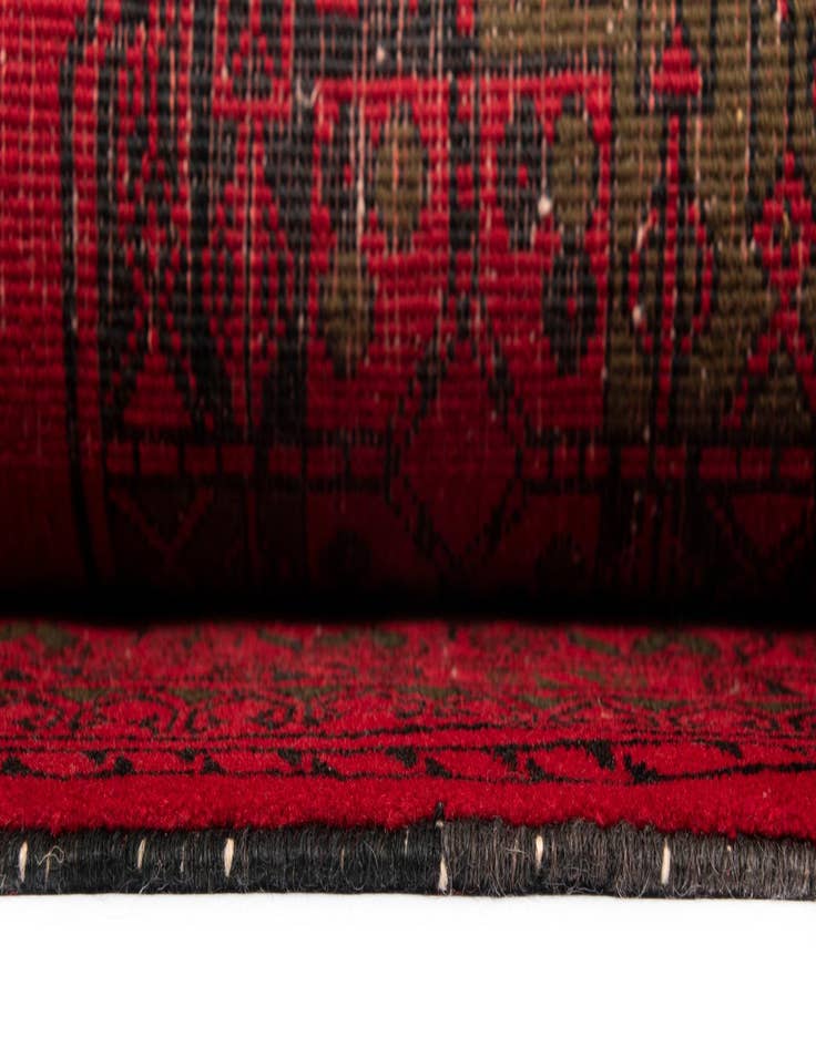 Detail image of 6' 6 x 9' 9 Andkoi Wool Rug