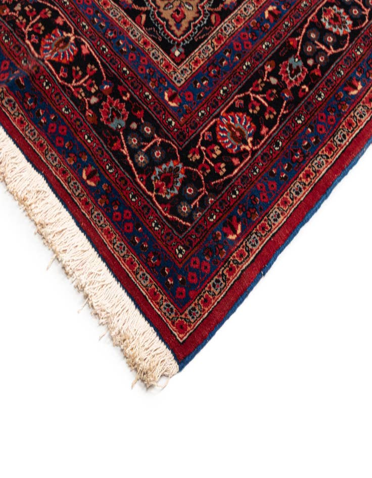 Detail image of 6' 8 x 9' 2 Arak Wool Rug