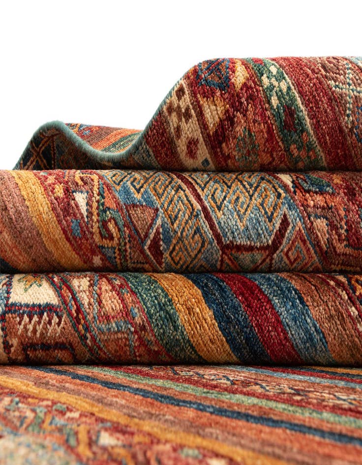 Detail image of 6' 10 x 9' 9 Ariana Rug