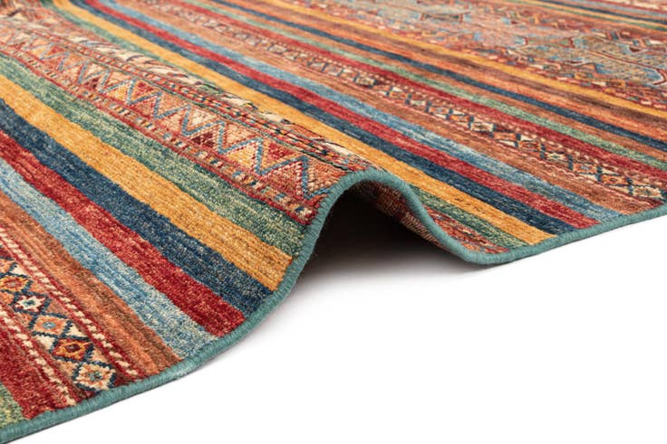 Detail image of 6' 10 x 9' 9 Ariana Rug