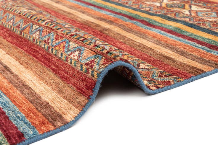 Detail image of 6' 9 x 10' Ariana Rug