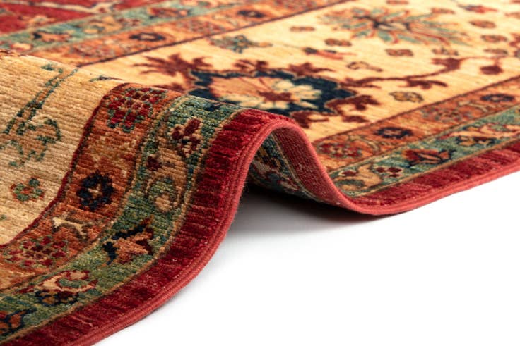 Detail image of 8' 1 x 10' Ariana Wool Rug