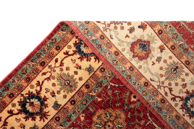 Detail image of 8' 1 x 10' Ariana Wool Rug