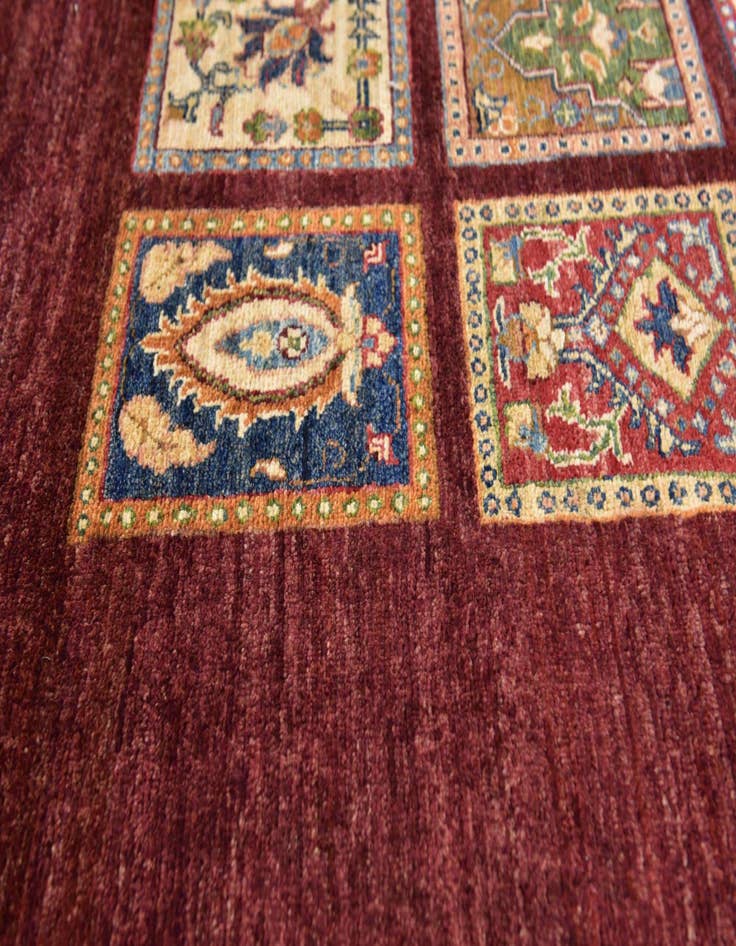 Detail image of 5' 9 x 8' 2 Ariana Rug