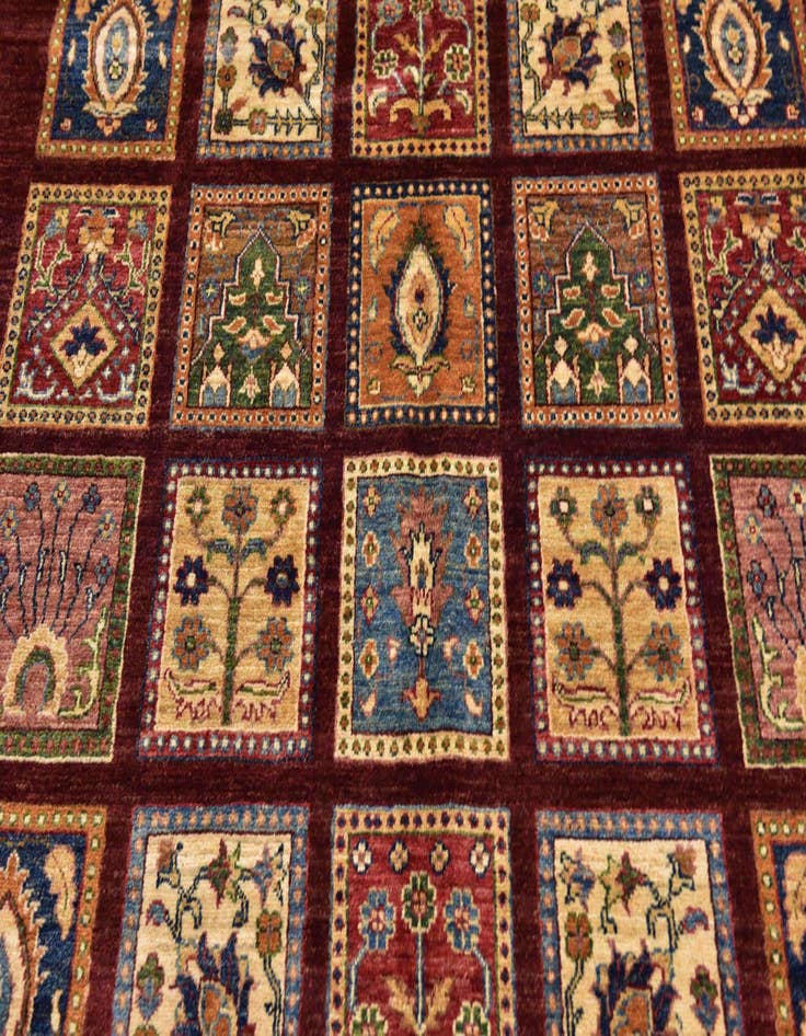 Detail image of 5' 9 x 8' 2 Ariana Rug