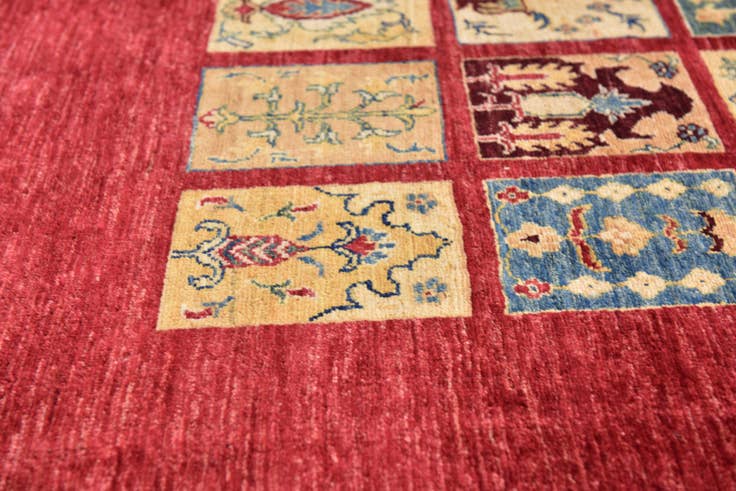 Detail image of 4' 10 x 6' 8 Hand Knotted Ariana Ziegler Rug