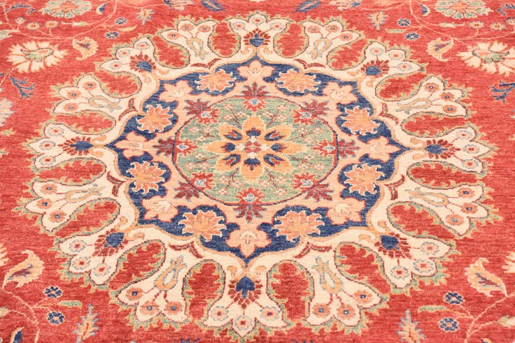 Detail image of 6' 9 x 10' 2 Hand Knotted Ariana Ziegler Rug