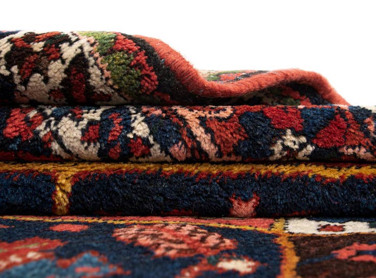 Detail image of 5' 2 x 6' 7 Bachtiar Wool Rug