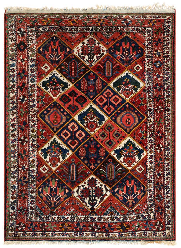 Detail image of 5' 2 x 6' 7 Bachtiar Wool Rug