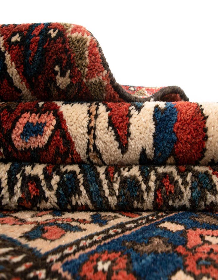 Detail image of 6' 9 x 10' 1 Bachtiar Wool Rug